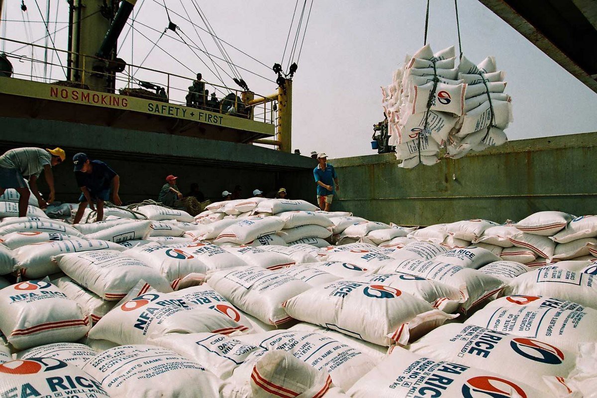 Thị trường Việt Nam nhập khẩu gạo nóng ngay từ đầu năm 2021